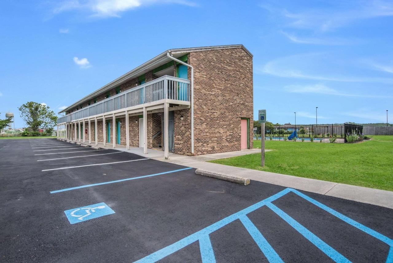 Rodeway Inn At Somers Cove Marina Crisfield Exterior photo