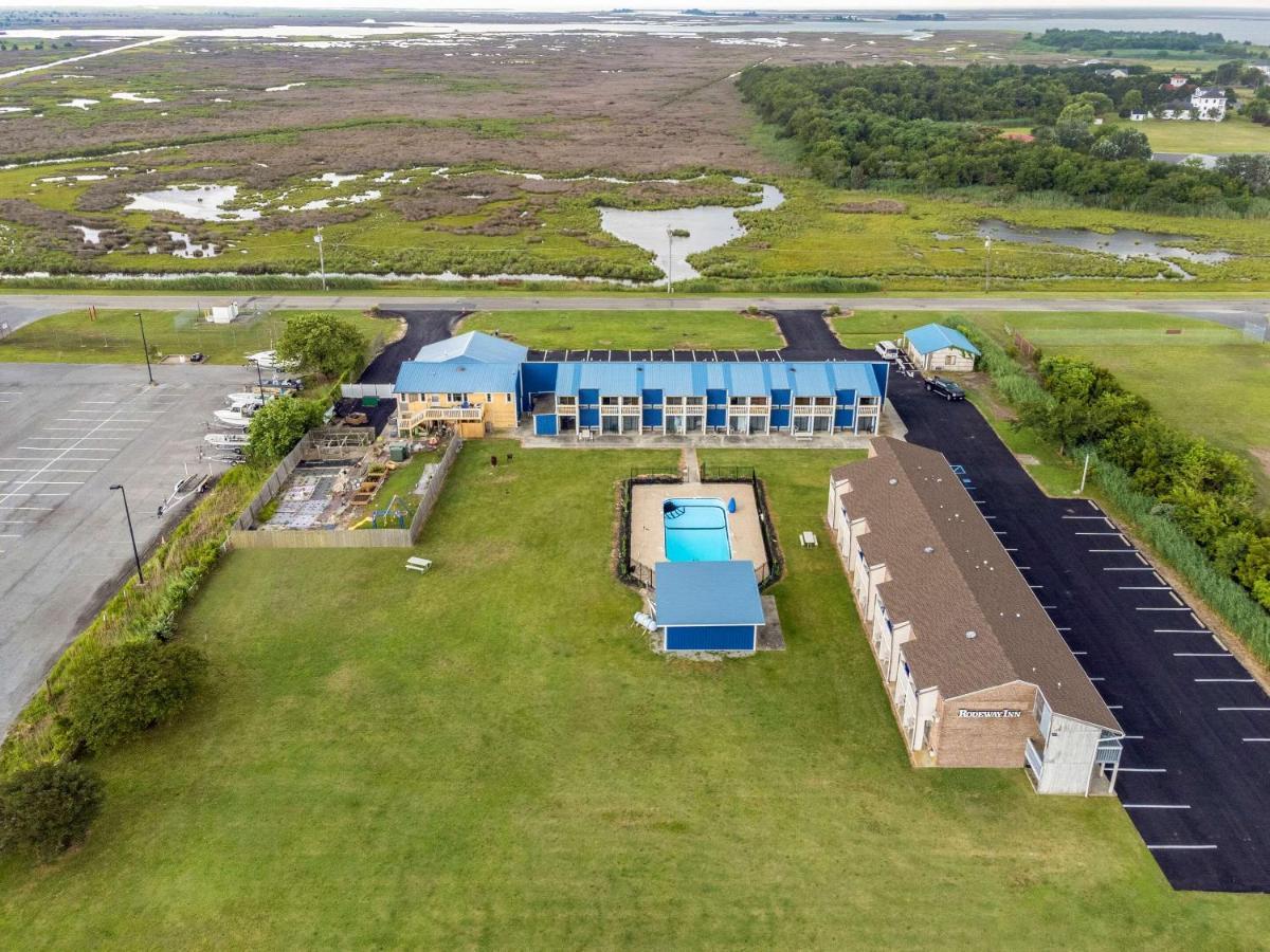 Rodeway Inn At Somers Cove Marina Crisfield Exterior photo