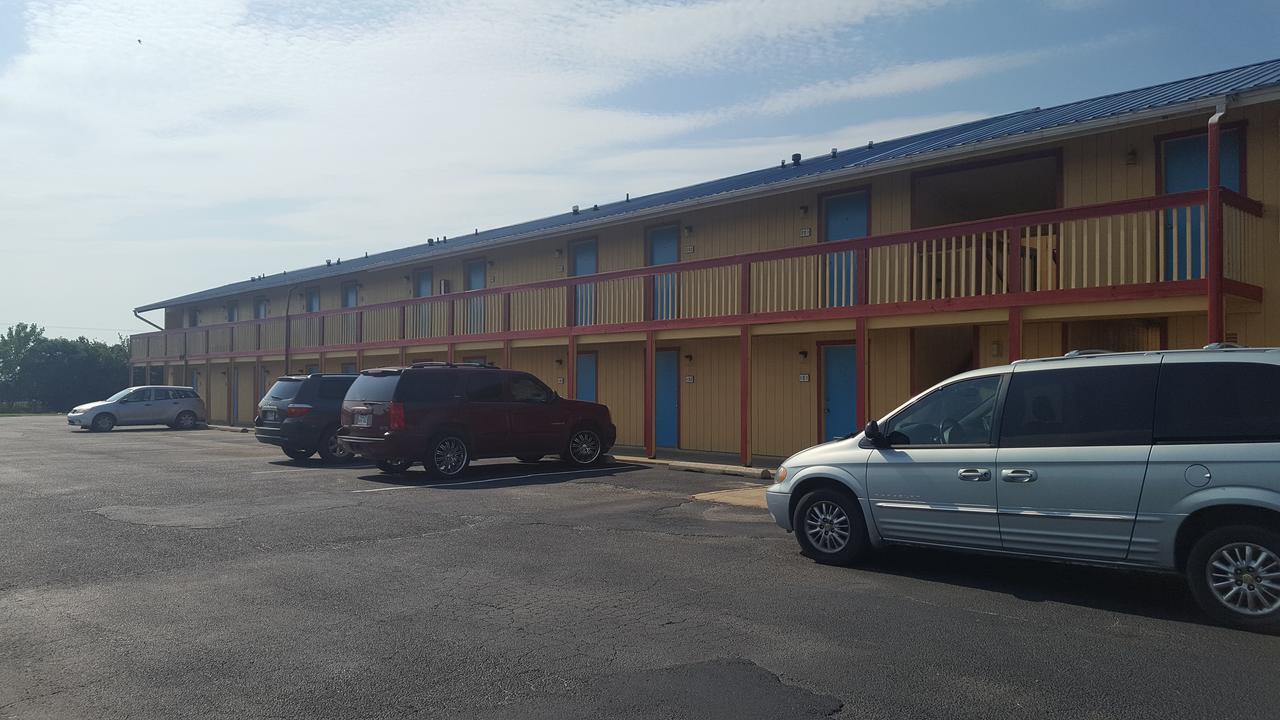 Rodeway Inn At Somers Cove Marina Crisfield Exterior photo